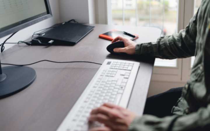 Workstation Ergonomics in North York - Striowksi & Associates Physiotherapy Bayview Village